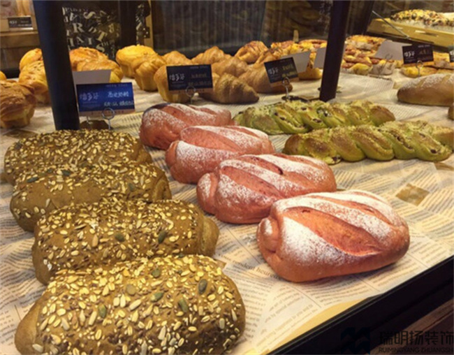 裝修一個(gè)蛋糕店需要花多少錢(qián)？